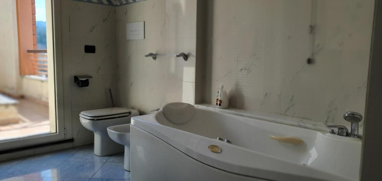 Attico Con Vista Su Genova Apartment Екстериор снимка